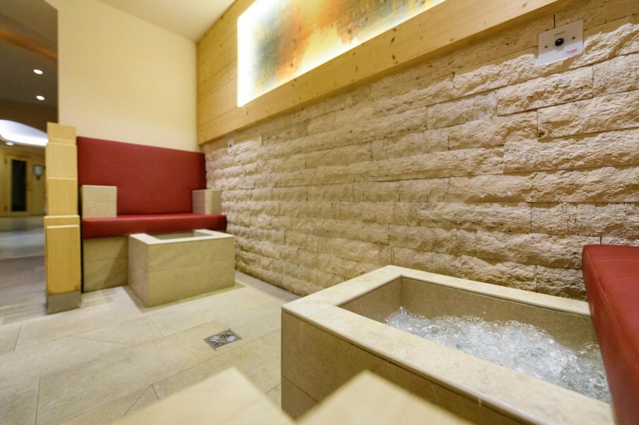Hotel Ronce Urtijëi Dış mekan fotoğraf
