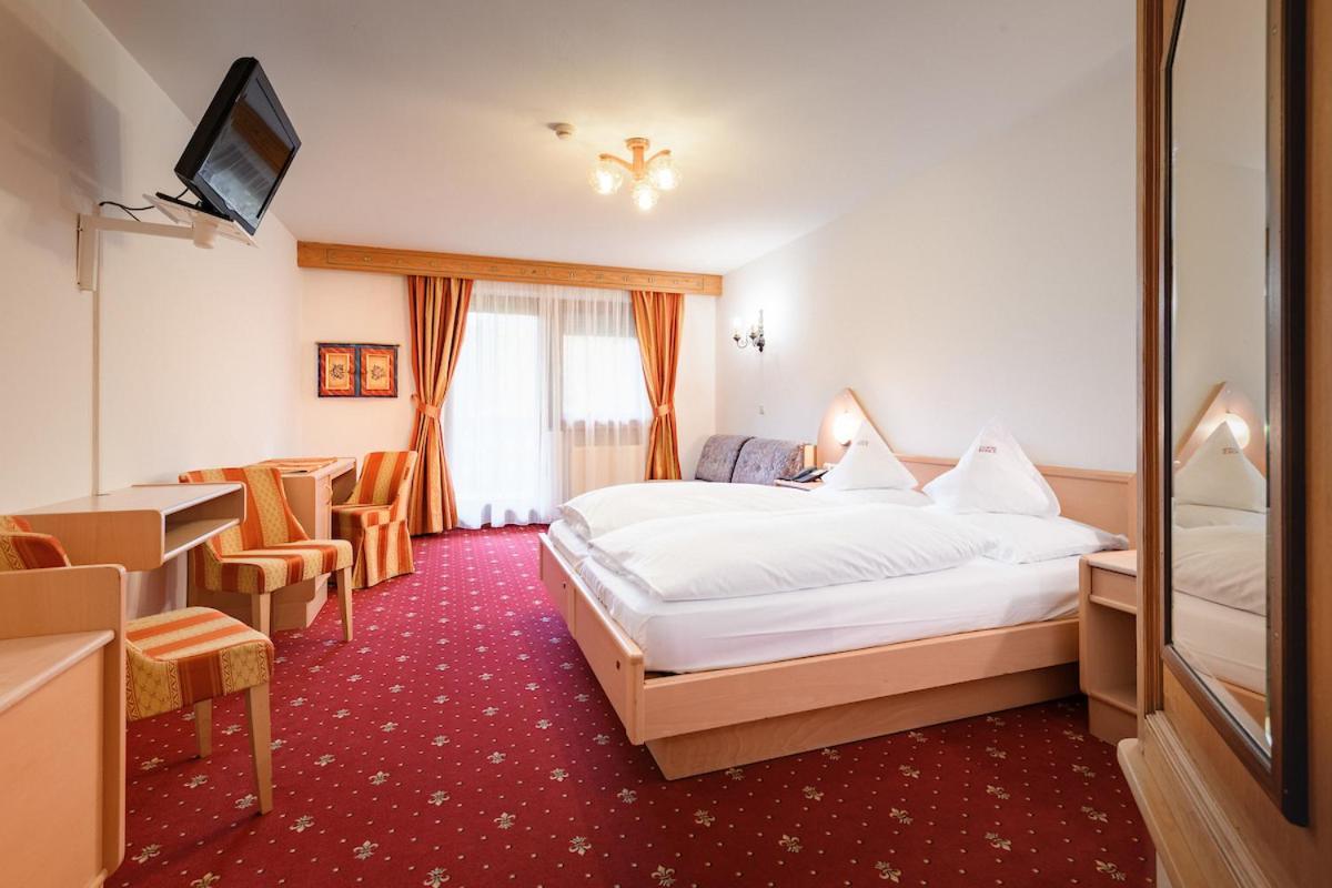 Hotel Ronce Urtijëi Dış mekan fotoğraf