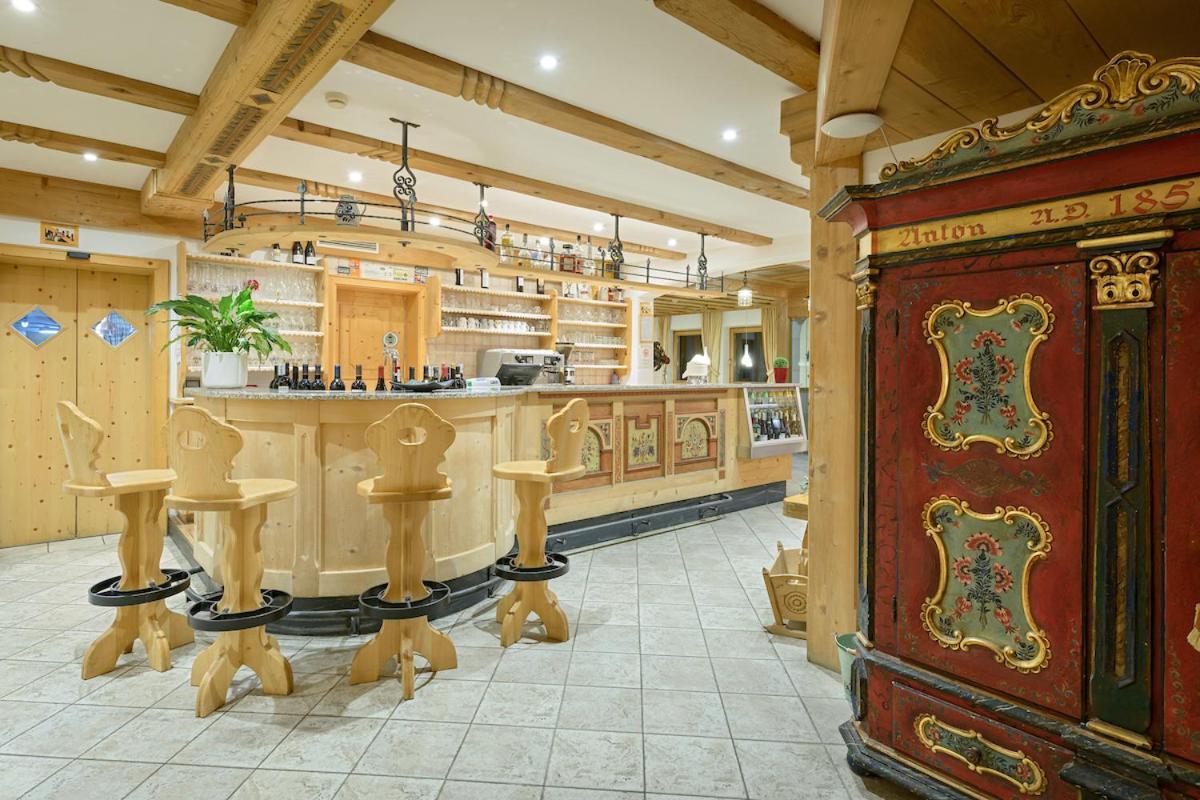 Hotel Ronce Urtijëi Dış mekan fotoğraf