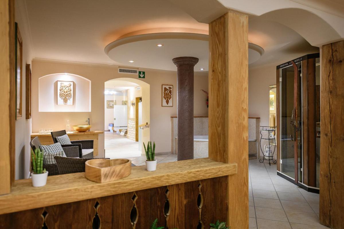Hotel Ronce Urtijëi Dış mekan fotoğraf