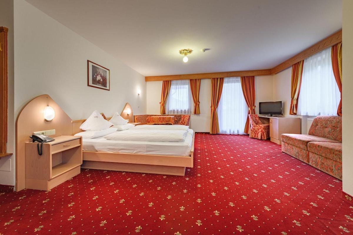 Hotel Ronce Urtijëi Dış mekan fotoğraf