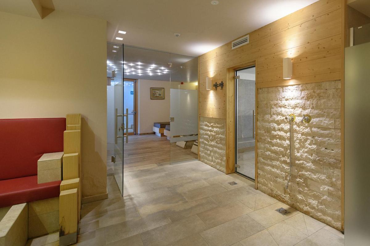 Hotel Ronce Urtijëi Dış mekan fotoğraf