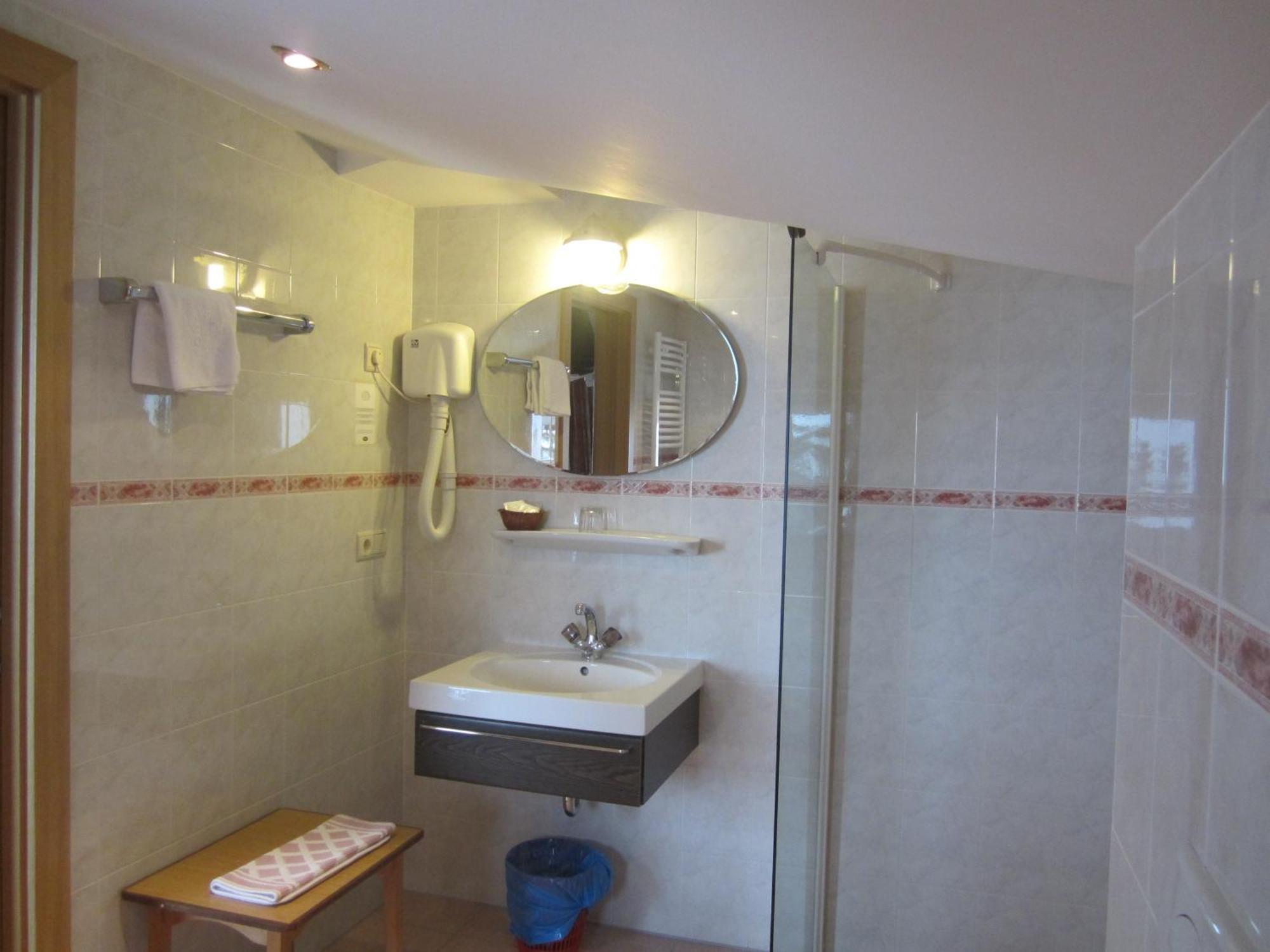 Hotel Ronce Urtijëi Oda fotoğraf