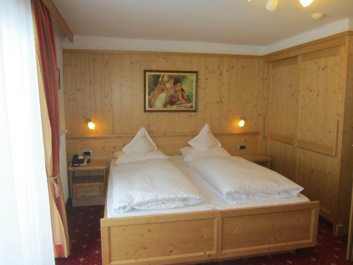 Hotel Ronce Urtijëi Dış mekan fotoğraf
